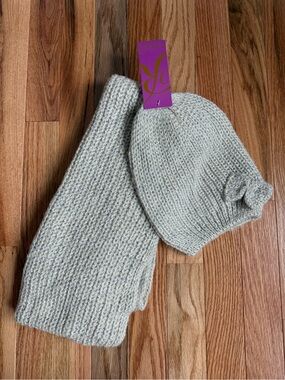 Women’s Rampage Hat and Infinity Scarf Set